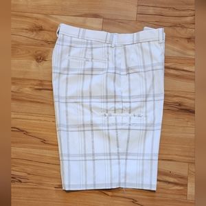 MEN'S GRAND SLAM PLAID  PATTERN SHORTS WITHE COLOR SIZE 36